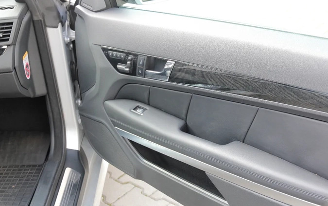Mercedes-Benz Klasa E cena 151500 przebieg: 20720, rok produkcji 2010 z Mogielnica małe 466